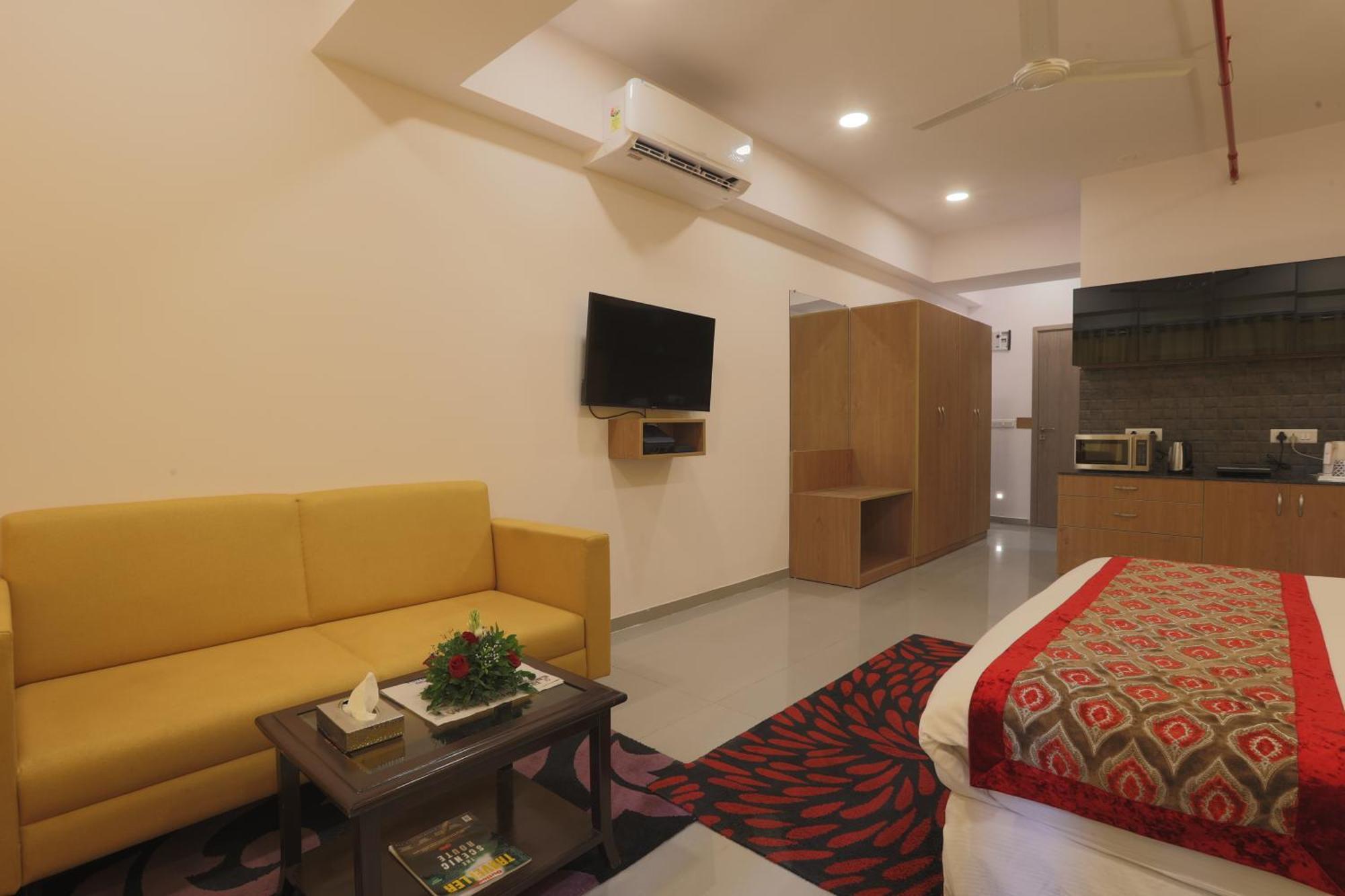 Hotel Downtown Gandhinagar Exterior foto